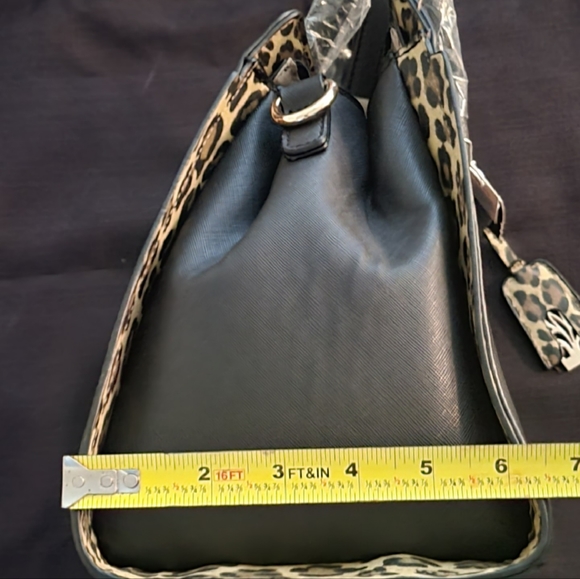 Black and leopard purse - Picture 7 of 9